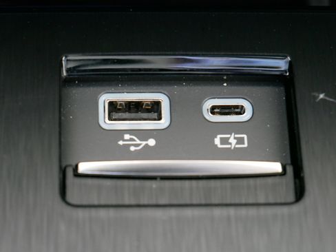 Used 2025 Lexus ES 300h w/ Premium Package image 32