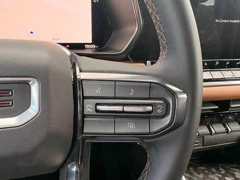 Used 2024 GMC Canyon AT4 image 19