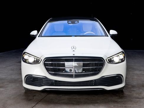 Used 2022 Mercedes-Benz S 580 4MATIC Sedan image 3