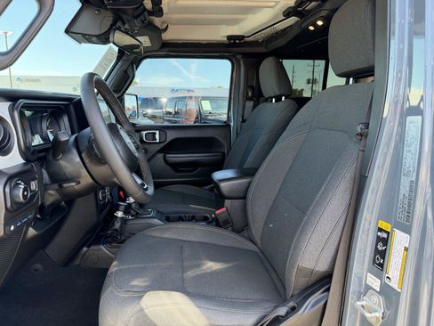 Used 2024 Jeep Wrangler Unlimited w/ Convenience Group AWD/4WD image 15