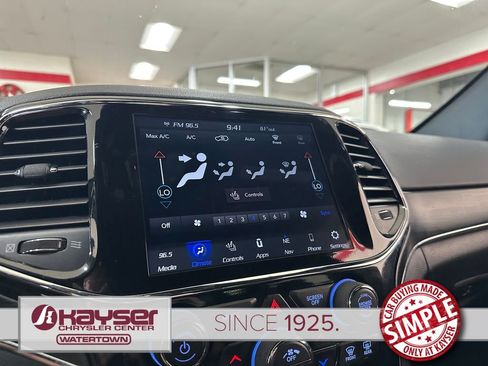 Certified 2022 Jeep Grand Cherokee Limited AWD/4WD image 22