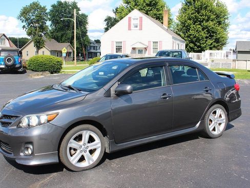 Used 2013 Toyota Corolla S w/ Premium Pkg FWD image 3