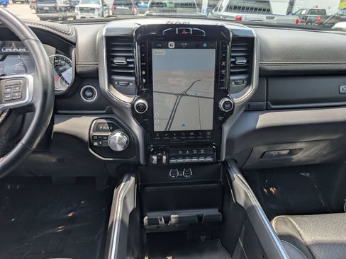 Used 2022 RAM 2500 Laramie AWD/4WD image 17