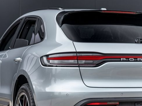 Certified 2024 Porsche Macan AWD/4WD image 13