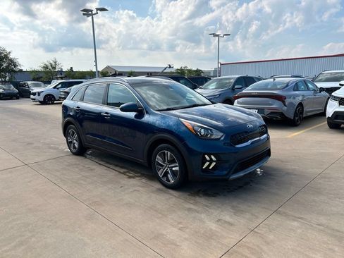 Used 2020 Kia Niro LXS FWD image 4