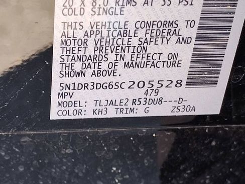 Used 2025 Nissan Pathfinder Platinum w/ Cargo Package image 17