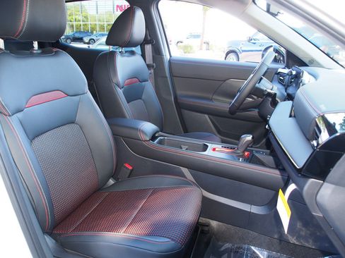 Used 2026 Nissan Kicks SR FWD image 11