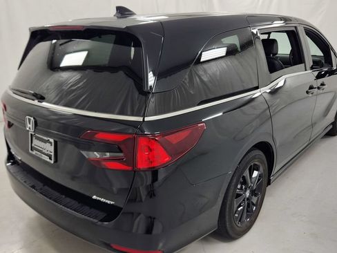 Used 2023 Honda Odyssey Sport image 3