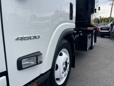 Used 2024 Chevrolet Low Cab Forward image 23