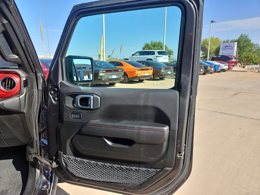 Used 2023 Jeep Gladiator Rubicon w/ LED Lighting Group AWD/4WD image 13