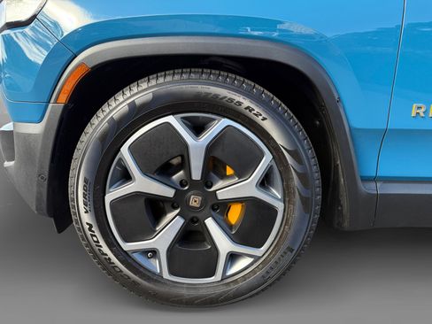 Used 2023 Rivian R1T Adventure image 9
