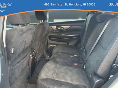 Used 2016 Nissan Rogue SV FWD image 23