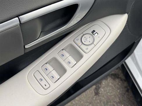 Certified 2025 Hyundai Sonata SEL image 16