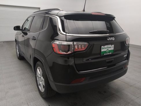 Used 2022 Jeep Compass Latitude FWD image 5