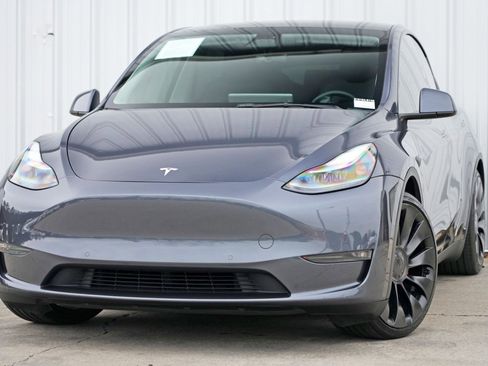 Used 2022 Tesla Model Y Performance image 3