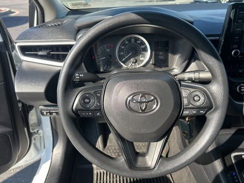Used 2022 Toyota Corolla LE image 16
