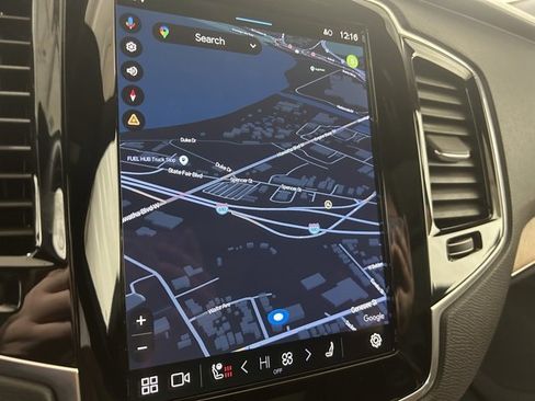 Used 2024 Volvo XC90 B5 Plus image 20