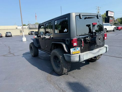 Used 2015 Jeep Wrangler Unlimited Rubicon AWD/4WD image 5