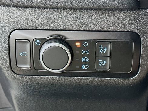 Used 2022 Ford Escape SE w/ SE Sport Appearance Package image 21