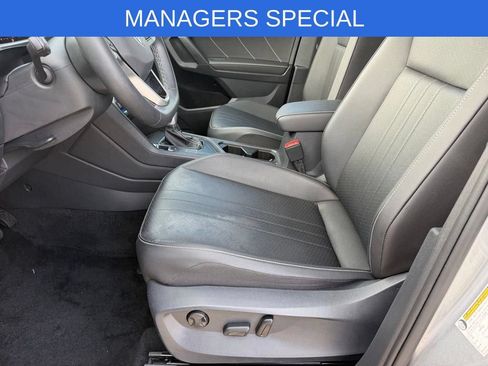 Used 2023 Volkswagen Tiguan SE FWD image 9
