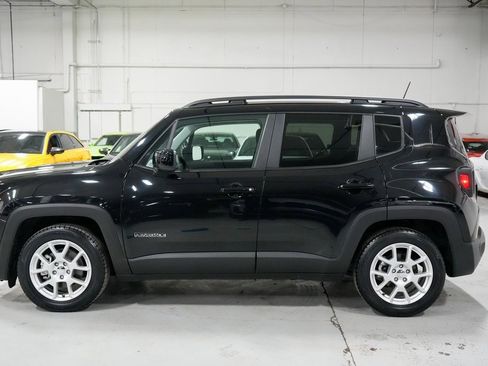 Used 2019 Jeep Renegade Latitude w/ Safety & Security Group II image 2