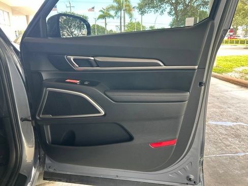 Used 2025 Kia Telluride S AWD/4WD image 26