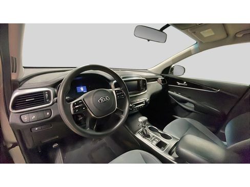 Used 2019 Kia Sorento FWD V6 image 10