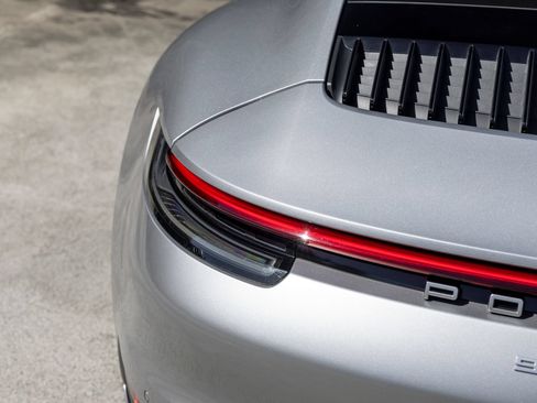 Used 2022 Porsche 911 Carrera S RWD image 18