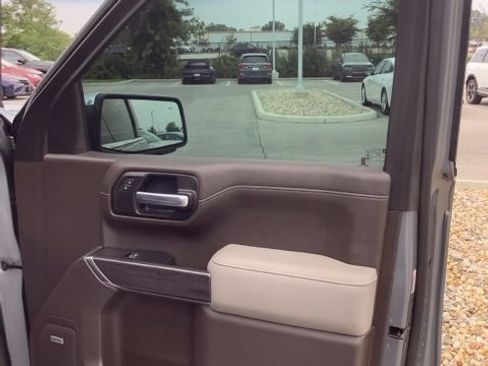 Used 2020 Chevrolet Silverado 1500 LTZ w/ LTZ Convenience Package AWD/4WD image 23