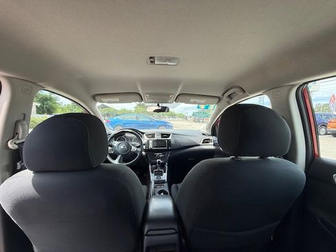 Used 2019 Nissan Sentra SR FWD image 6