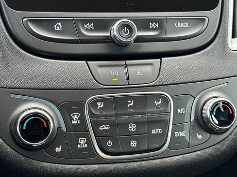 Used 2024 Chevrolet Malibu LT image 21