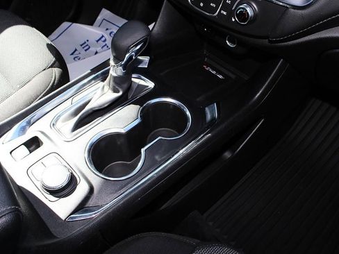 Used 2023 Chevrolet Traverse LT image 45