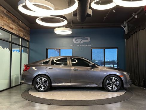 Used 2018 Honda Civic EX-L image 2