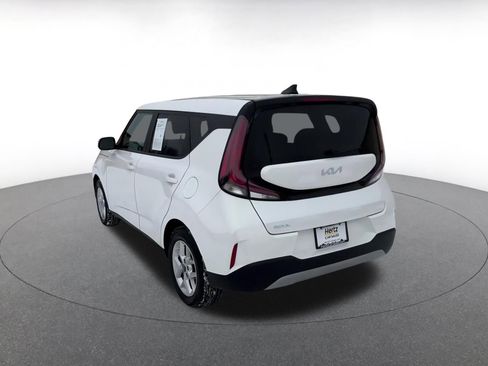 Used 2025 Kia Soul LX w/ LX Technology Package image 11