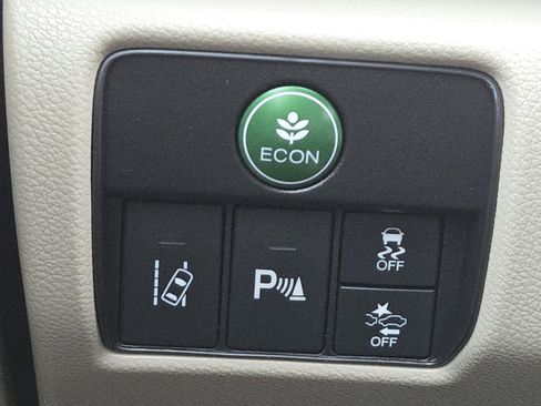 Used 2016 Honda Accord Touring image 8