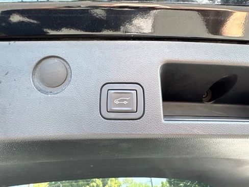 Used 2025 Chevrolet Equinox RS AWD/4WD image 13