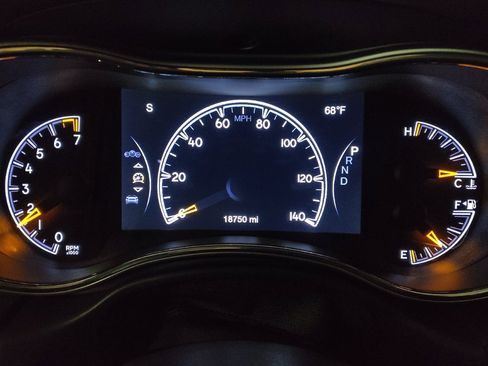 Used 2021 Jeep Grand Cherokee Laredo X RWD image 23