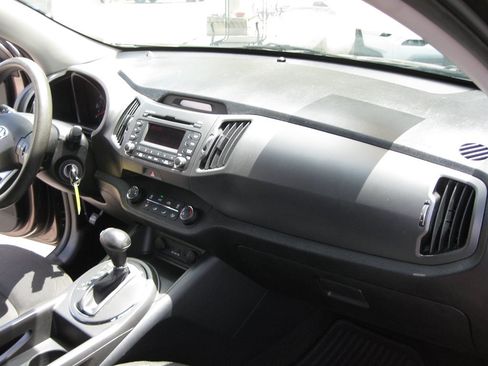 Used 2013 Kia Sportage LX FWD image 28