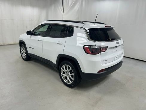 Used 2023 Jeep Compass Latitude AWD/4WD image 7
