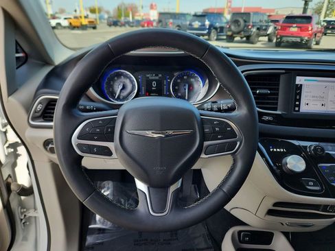 Used 2022 Chrysler Voyager LX FWD image 19