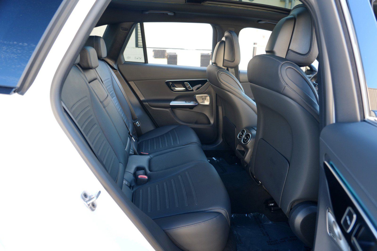 Used 2025 Mercedes-Benz GLC 350e 4MATIC w/ AMG Line image 45