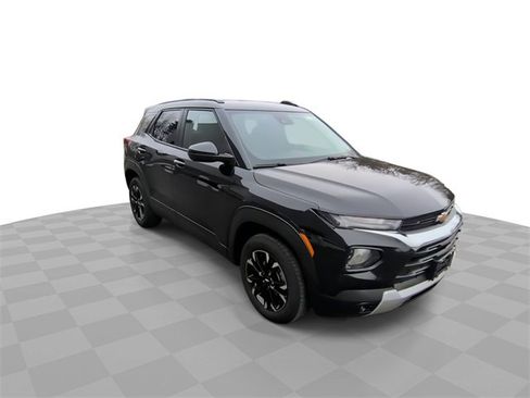 Used 2023 Chevrolet TrailBlazer LT w/ Convenience Package image 2