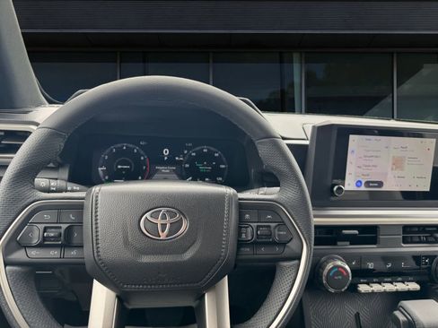 Used 2025 Toyota Tacoma TRD Off-Road AWD/4WD image 3