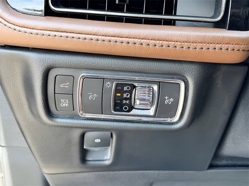 Used 2022 Lincoln Nautilus Reserve w/ Equipment Group 201A image 39