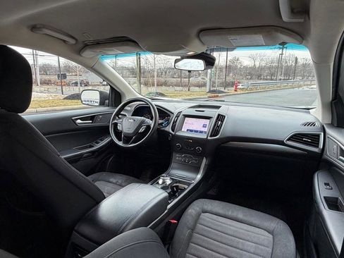 Used 2020 Ford Edge SE image 15