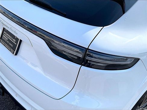 Used 2021 Porsche Cayenne Turbo image 21