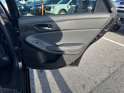 Used 2021 Toyota Avalon XLE image 16