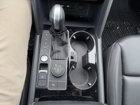 Used 2023 Volkswagen Atlas Cross Sport SEL R-Line image 31