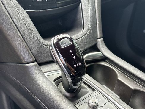 Used 2025 Cadillac XT6 Premium Luxury FWD image 23