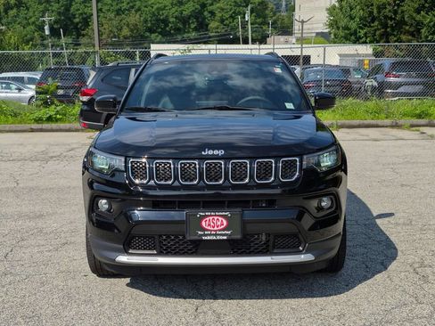 Used 2023 Jeep Compass Limited w/ Sun and Sound Group AWD/4WD image 10